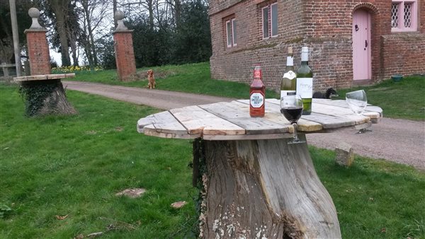 Natural drinks table